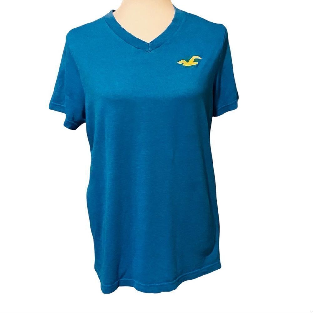 Hollister Blue Shortsleeved Woman’s Shirt V Neck Size Large